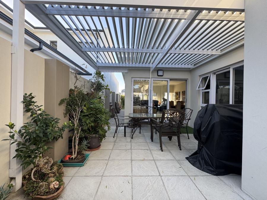 3 Bedroom Property for Sale in Sandown Western Cape